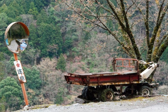 2009_04_02-003-iya-valley.jpg