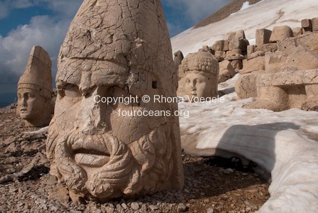 2010_04_10-mt-nemrut-65.jpg