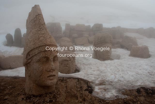 2010_04_11-mt-nemrut-15.jpg