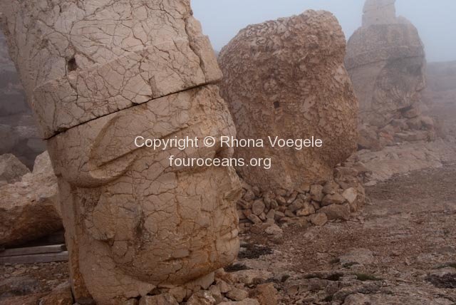 2010_04_11-mt-nemrut-41.jpg