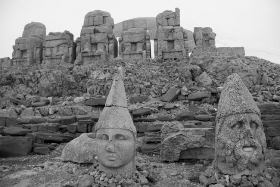 2010_04_11-mt-nemrut-3.jpg